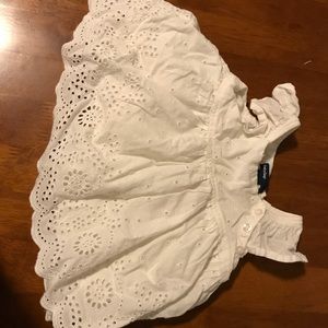 Gap Eyelet top white 😍 6-12m cute for Easter 🐰
